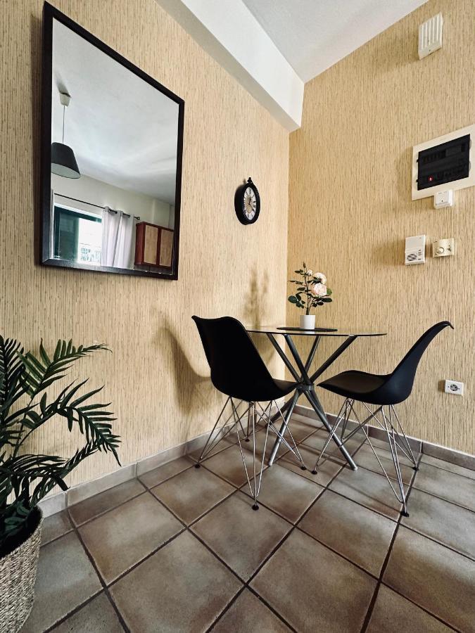 Cozy Apartments Mc Queen Афіни Екстер'єр фото
