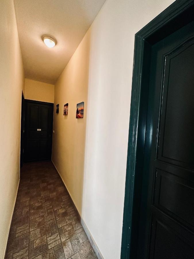 Cozy Apartments Mc Queen Афіни Екстер'єр фото