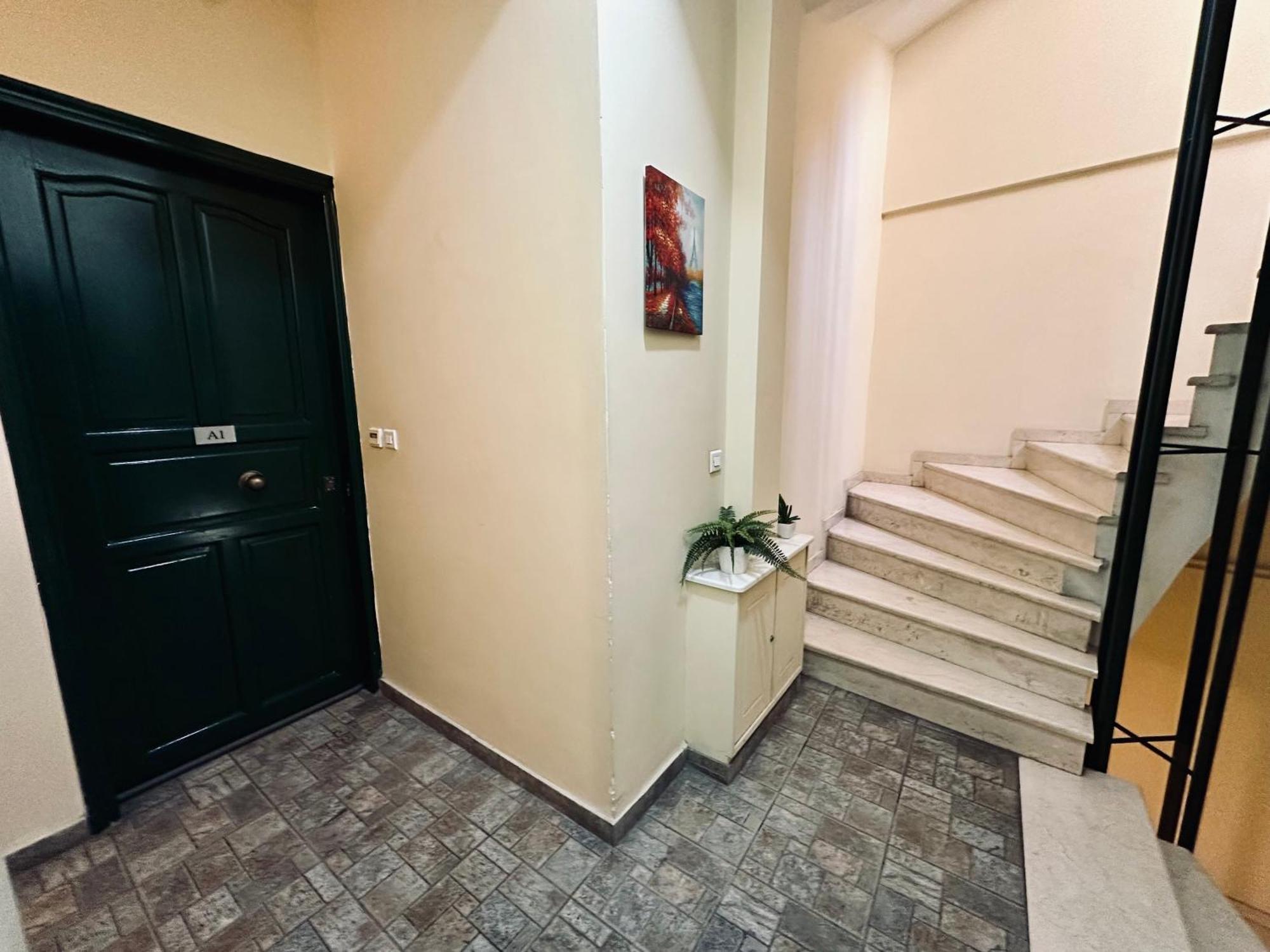 Cozy Apartments Mc Queen Афіни Екстер'єр фото