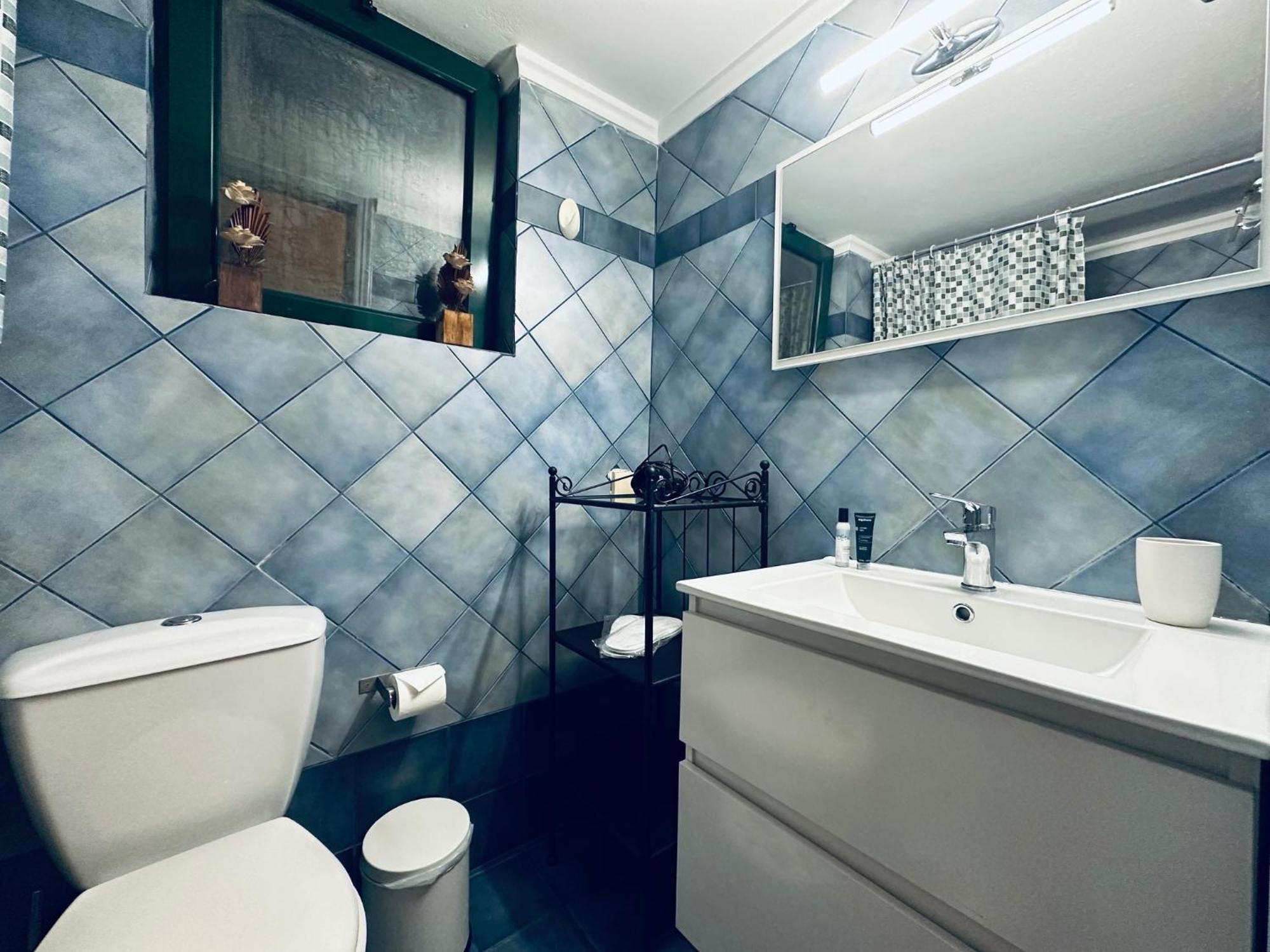 Cozy Apartments Mc Queen Афіни Екстер'єр фото